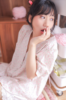 校花陈若雪被校长抱到办公室hd